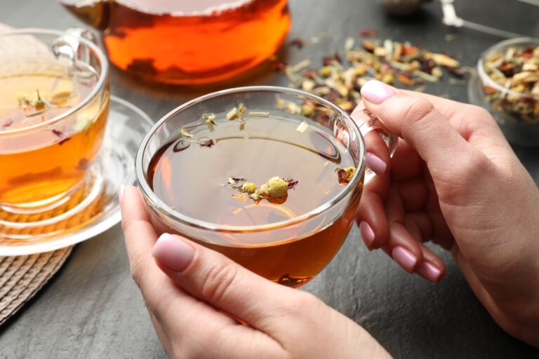 Herbal tea instead of alcohol